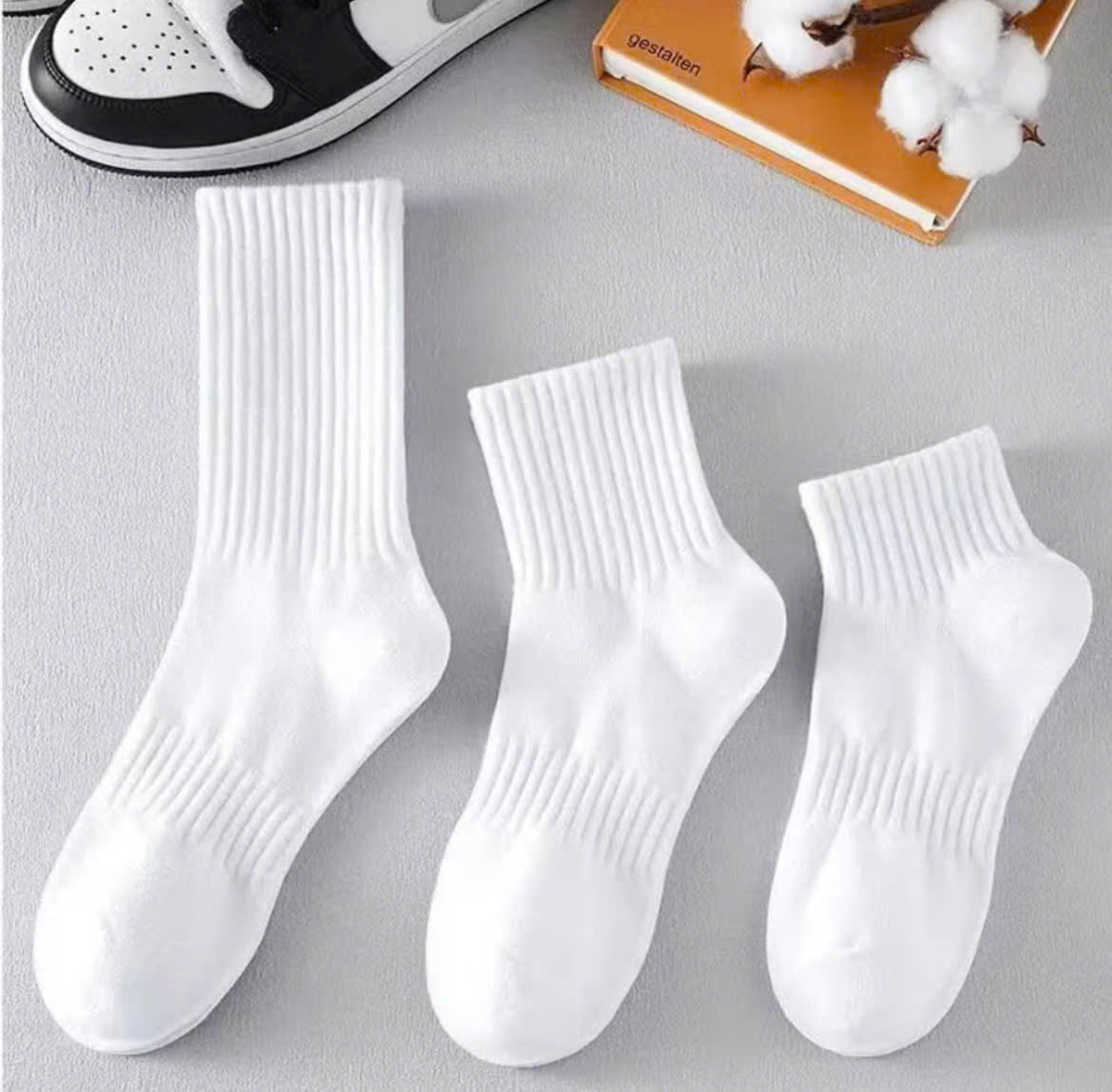 Tất Cotton Là Gì? Có Thực Sự Tốt Như Bạn Nghĩ?